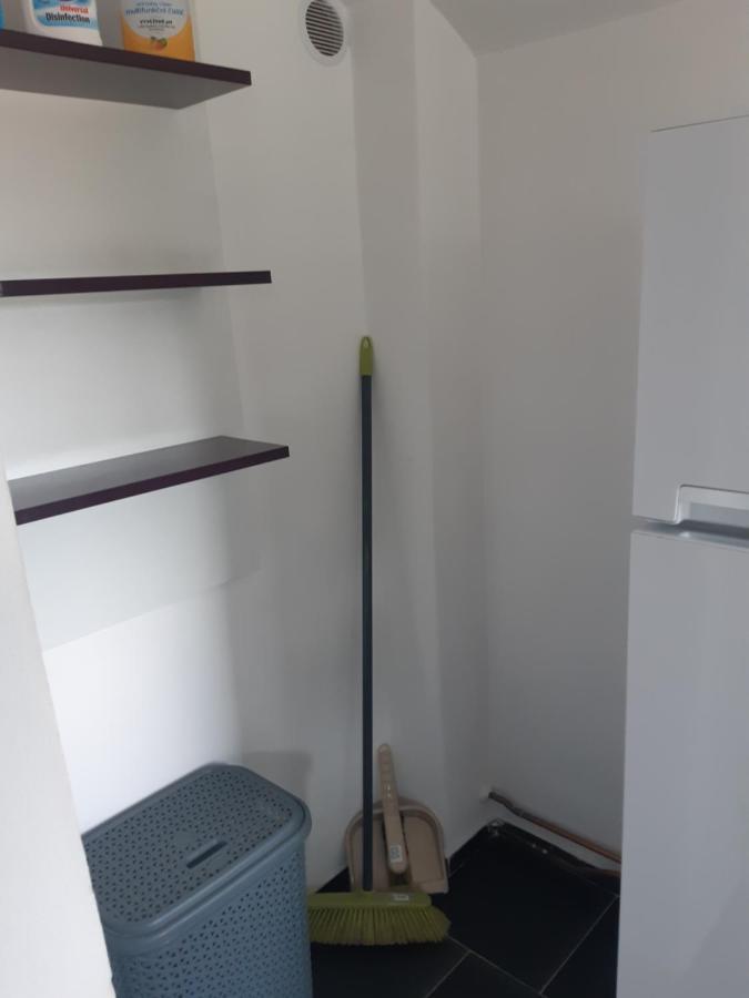Apartman V Rodinnem Dome Jaromer Ngoại thất bức ảnh